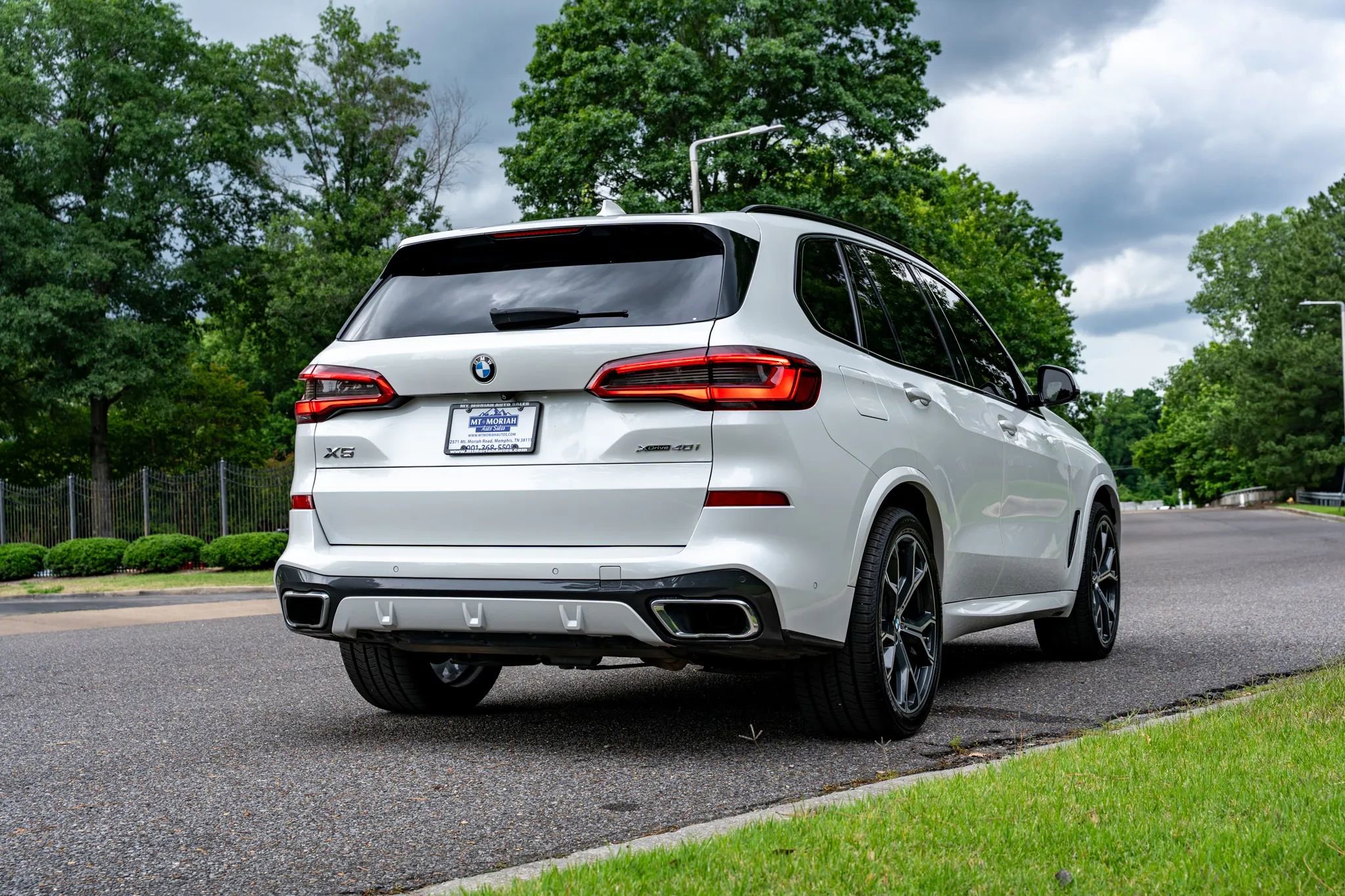Used 2019 BMW X5 xDrive40i w/ M Sport Package AWD/4WD image 6