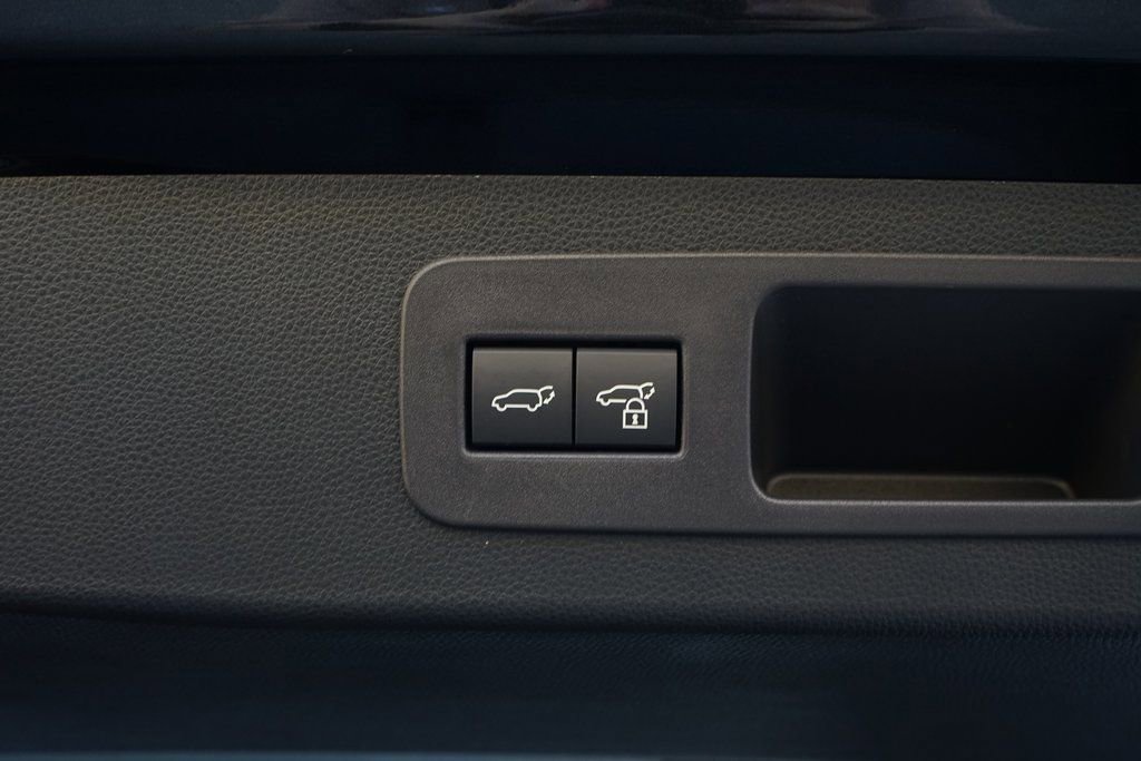 Used 2026 Lexus LX 600 4WD w/ Appearance Package image 37