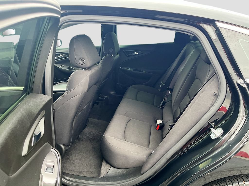 Used 2025 Chevrolet Malibu RS FWD image 23