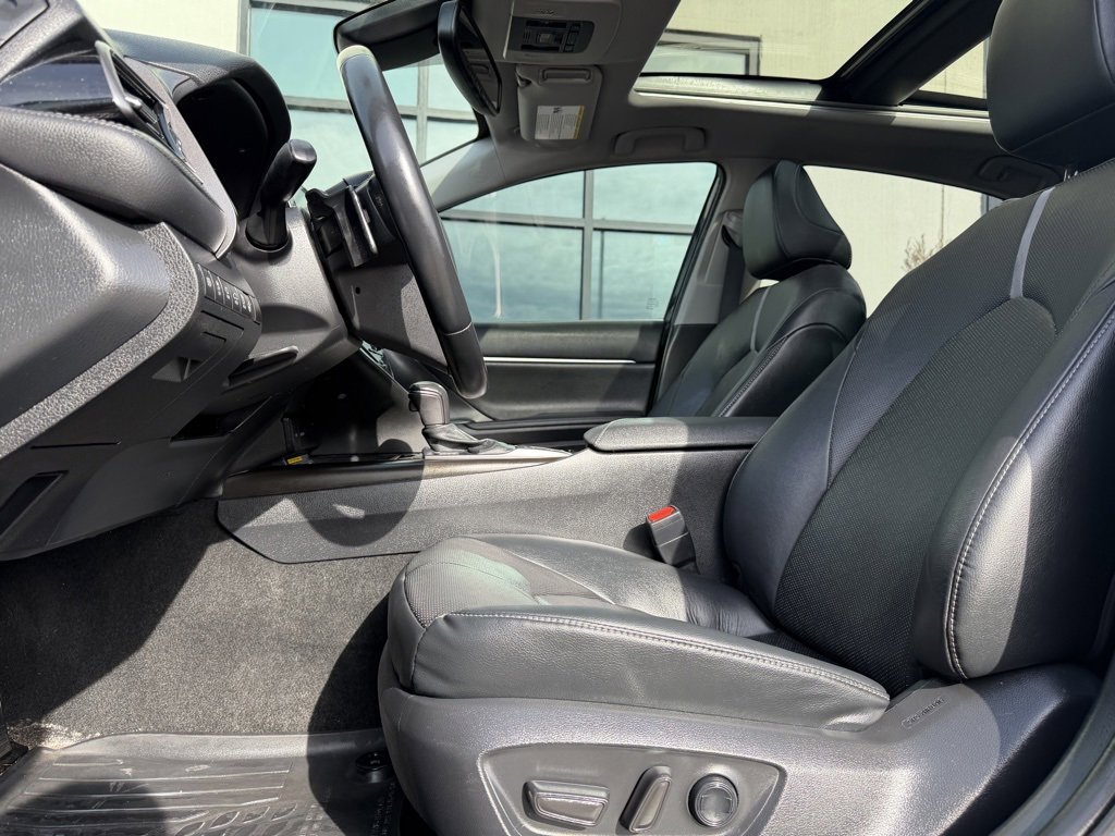 Used 2021 Toyota Camry XSE image 8