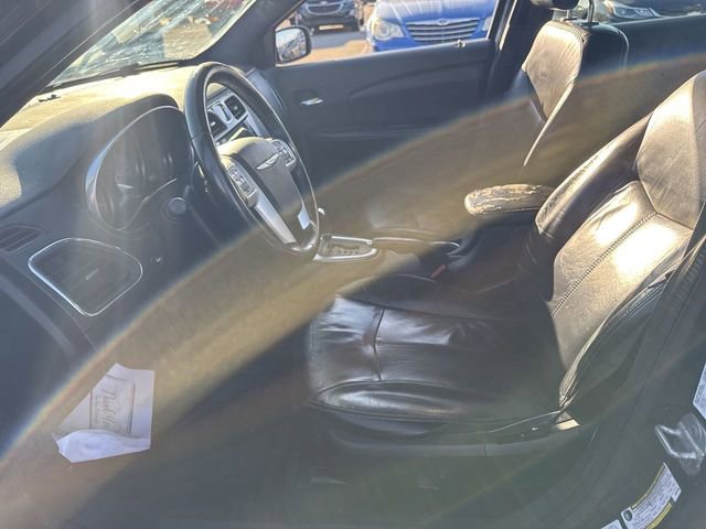Used 2013 Chrysler 200 Limited w/ Sun & Sound Pkg image 9