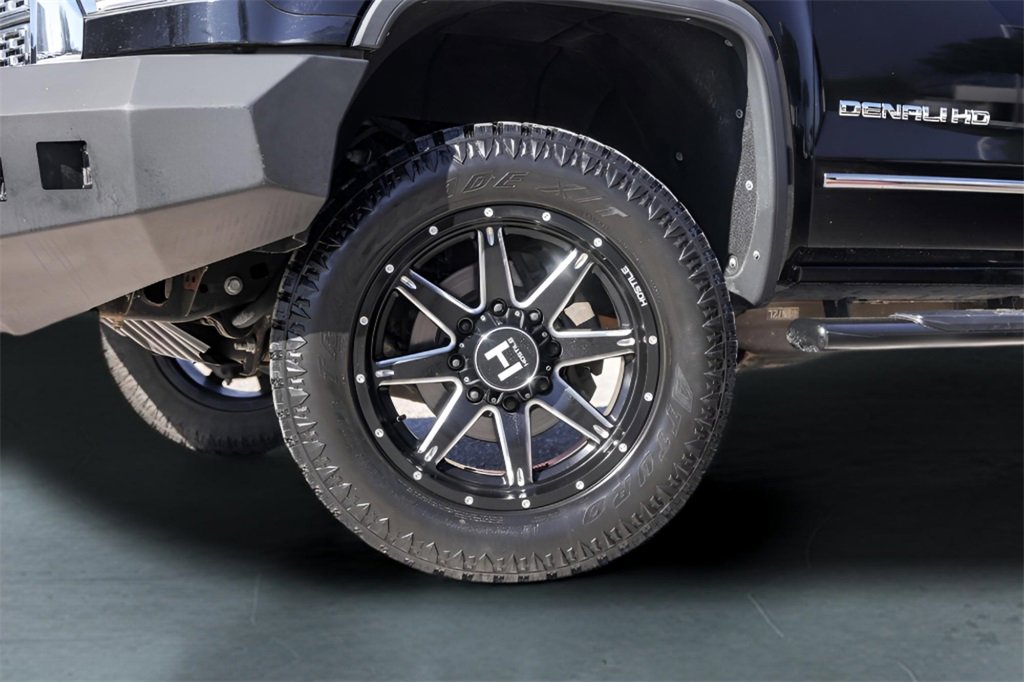 Used 2019 GMC Sierra 2500 Denali w/ Suspension Package, Off-Road image 4