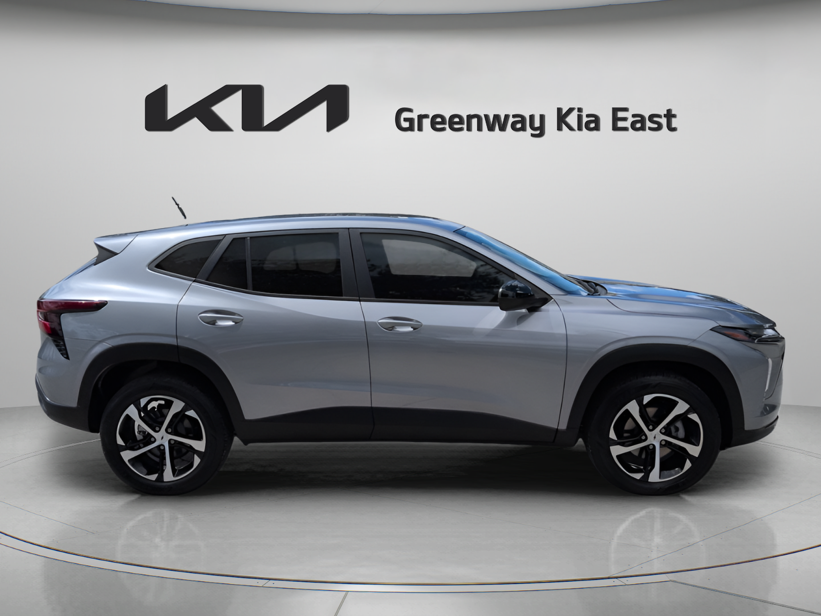 Used 2025 Chevrolet Trax RS w/ Driver Confidence Package FWD image 5