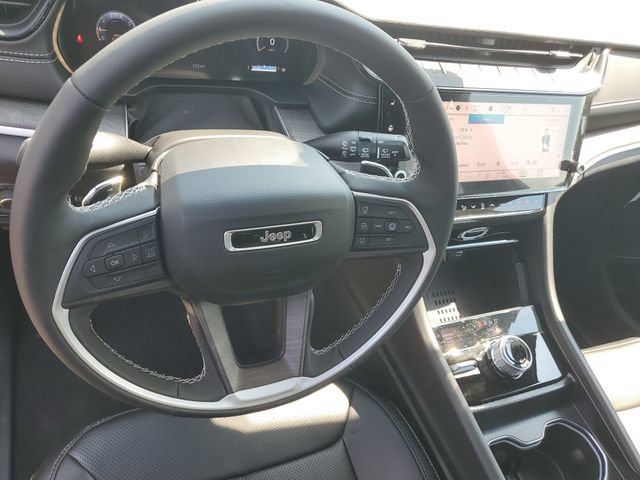 New 2026 Jeep Grand Cherokee L Limited w/ Luxury Tech Group II AWD/4WD image 19