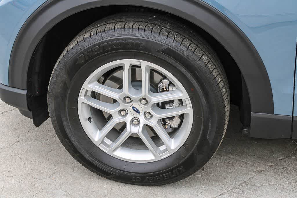 Used 2026 Ford Explorer Active AWD/4WD image 5