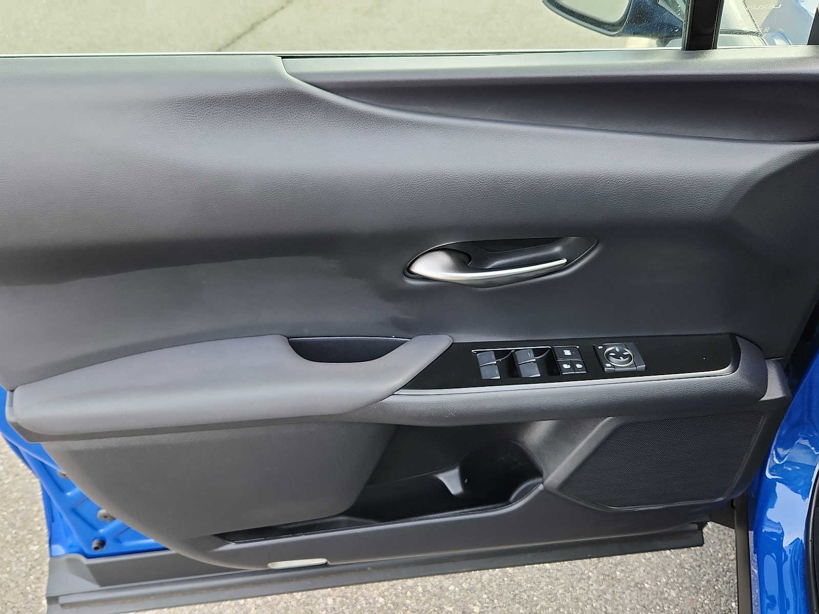 Used 2024 Lexus UX 250h AWD w/ Premium Package image 12