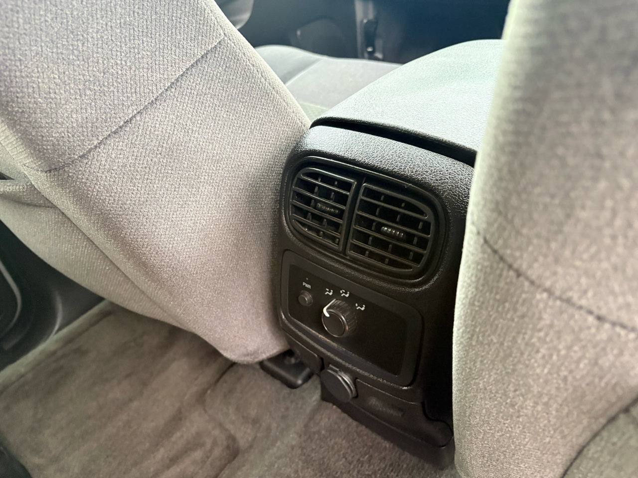 Used 2007 GMC Envoy SLE image 31