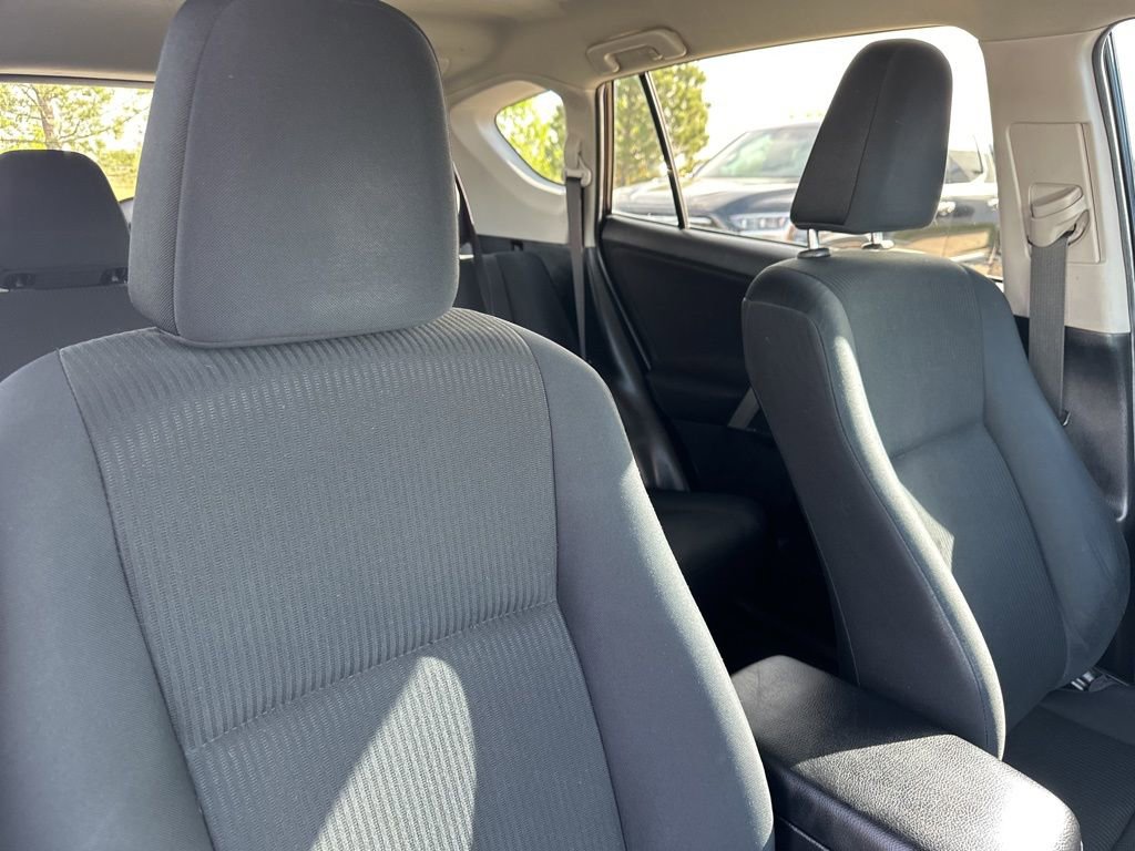 Used 2015 Toyota RAV4 LE image 30