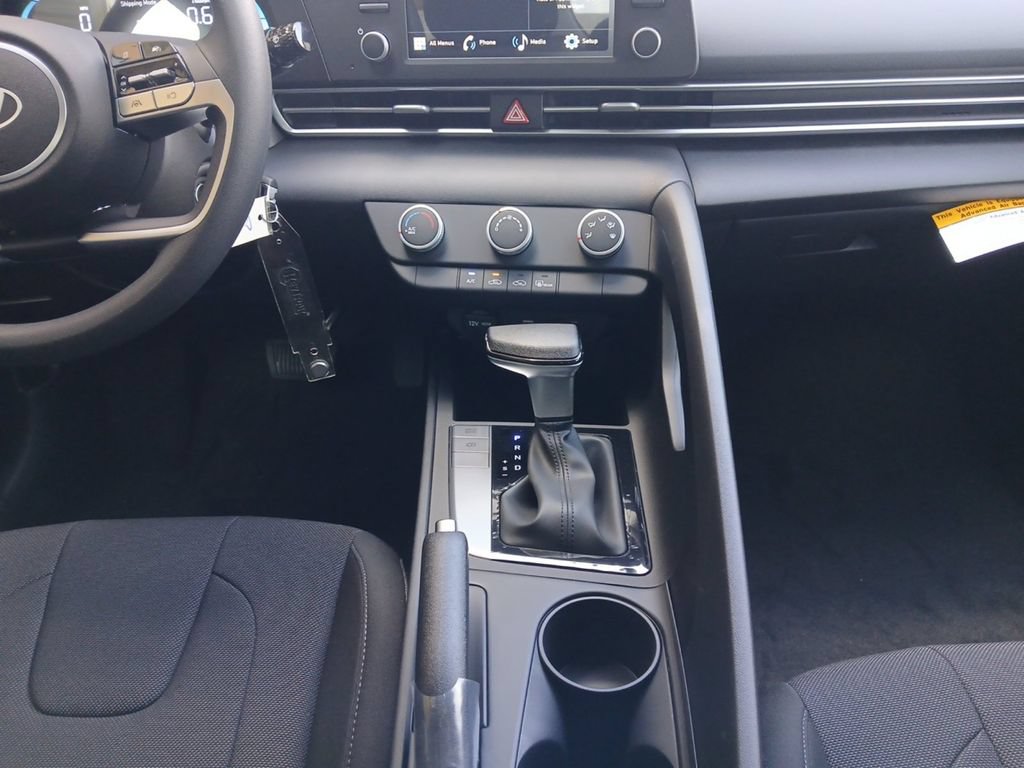 New 2026 Hyundai Elantra SE FWD image 11