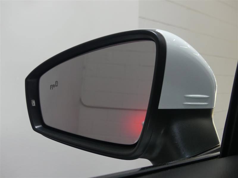 Used 2019 Volkswagen Tiguan SE w/ Panoramic Sunroof Package image 14