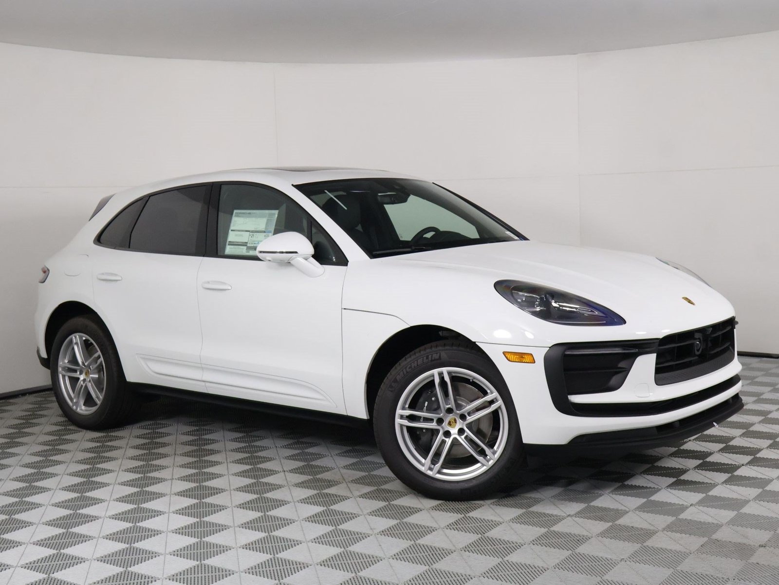 New 2026 Porsche Macan AWD/4WD image 9