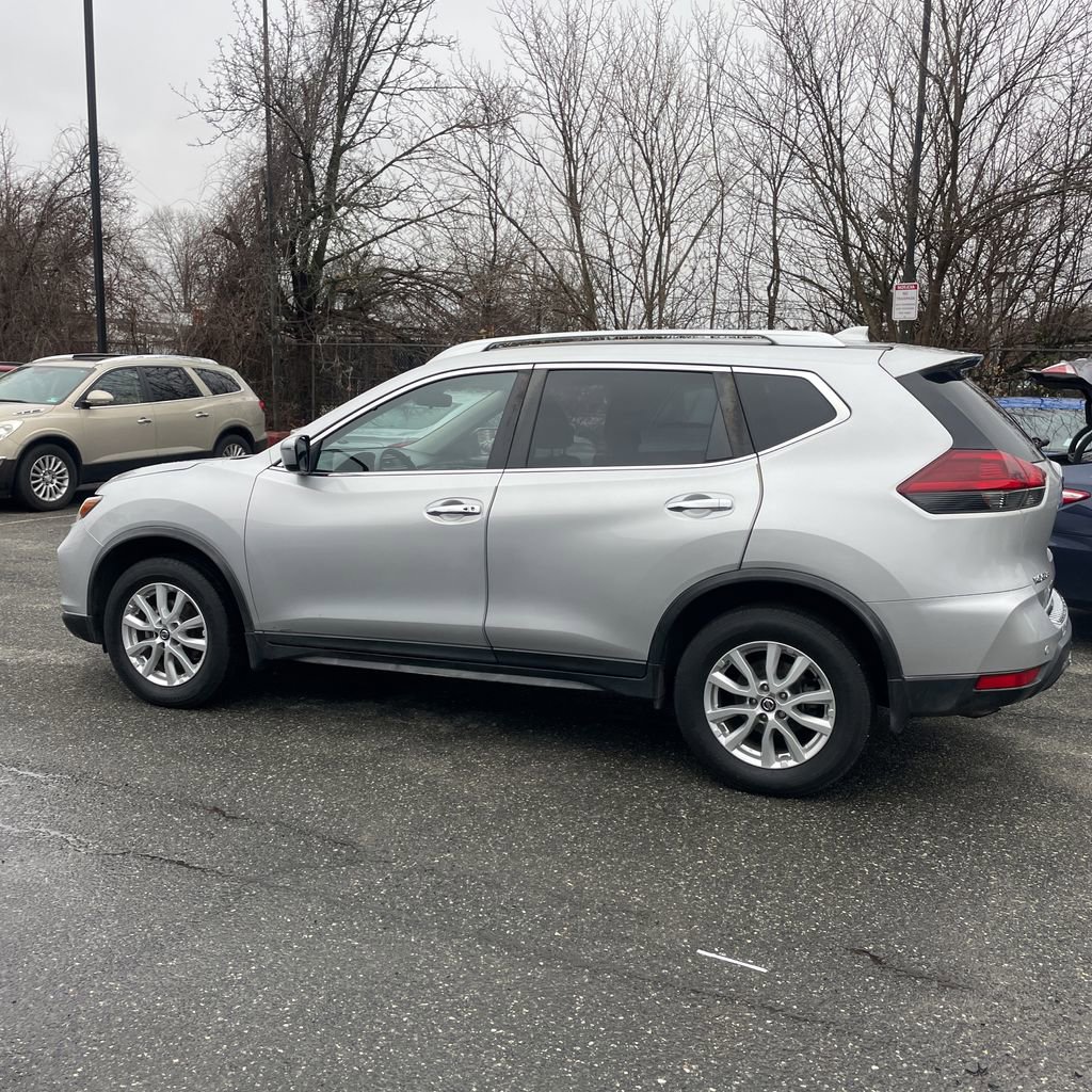 Used 2020 Nissan Rogue SV image 18