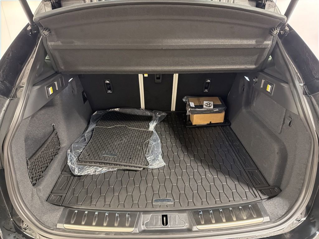 New 2026 Jaguar F-PACE R-Dynamic S image 29