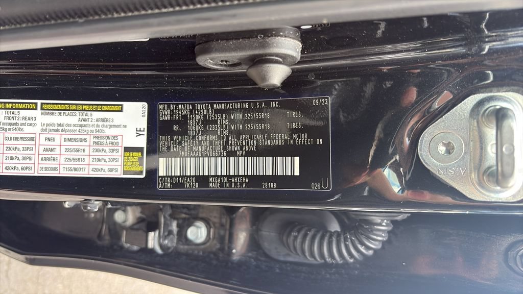 Used 2023 Toyota Corolla Cross XLE FWD image 27