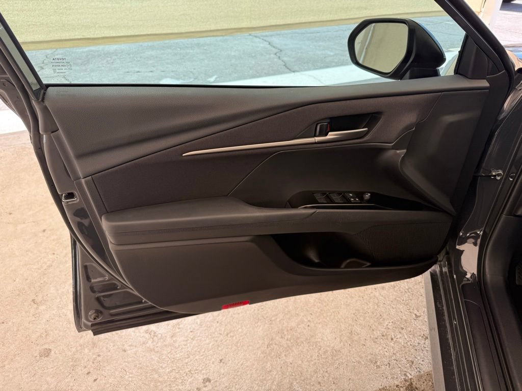 Used 2025 Toyota Camry LE w/ Convenience Package FWD image 28