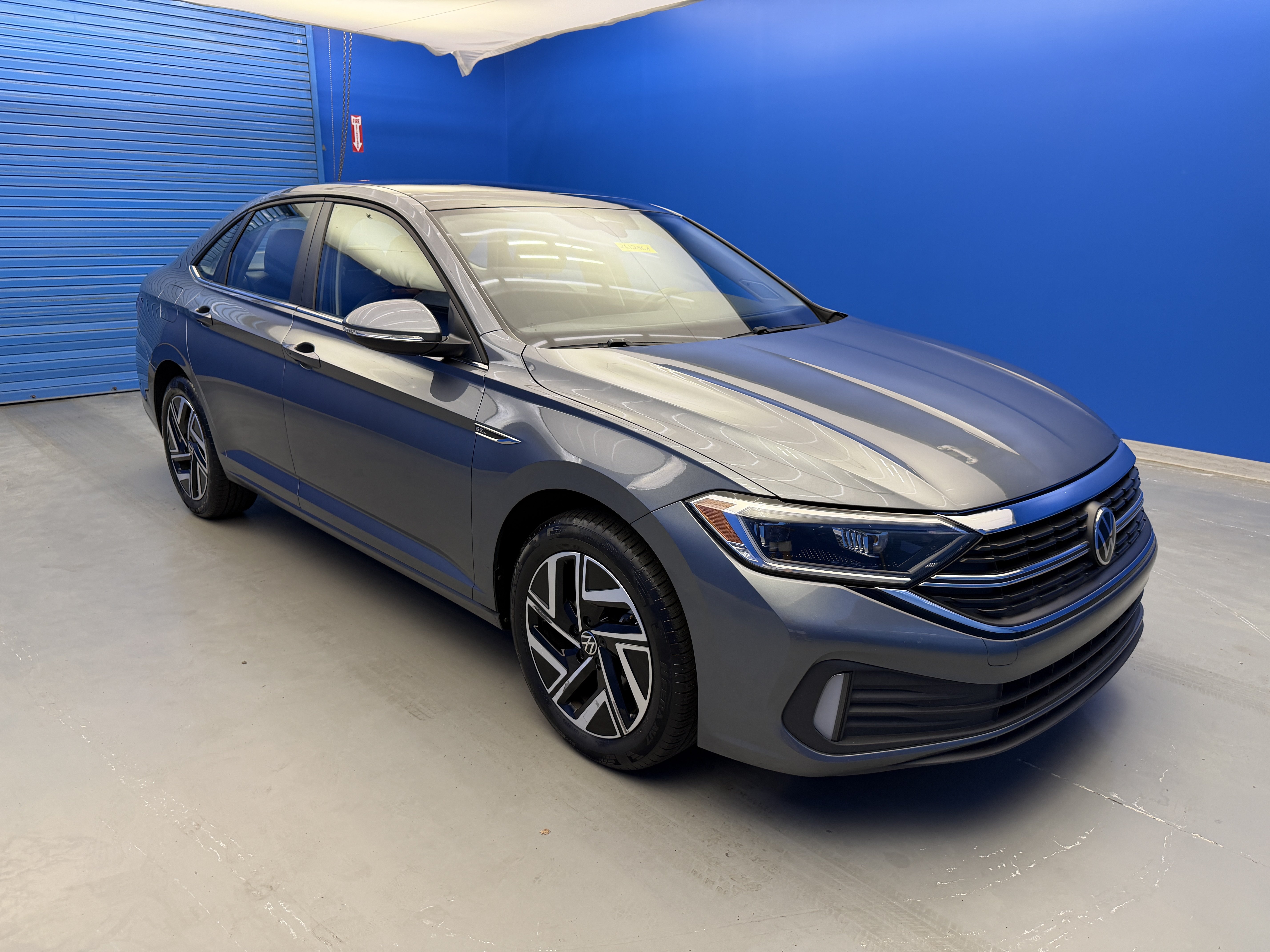Used 2024 Volkswagen Jetta SEL FWD image 2