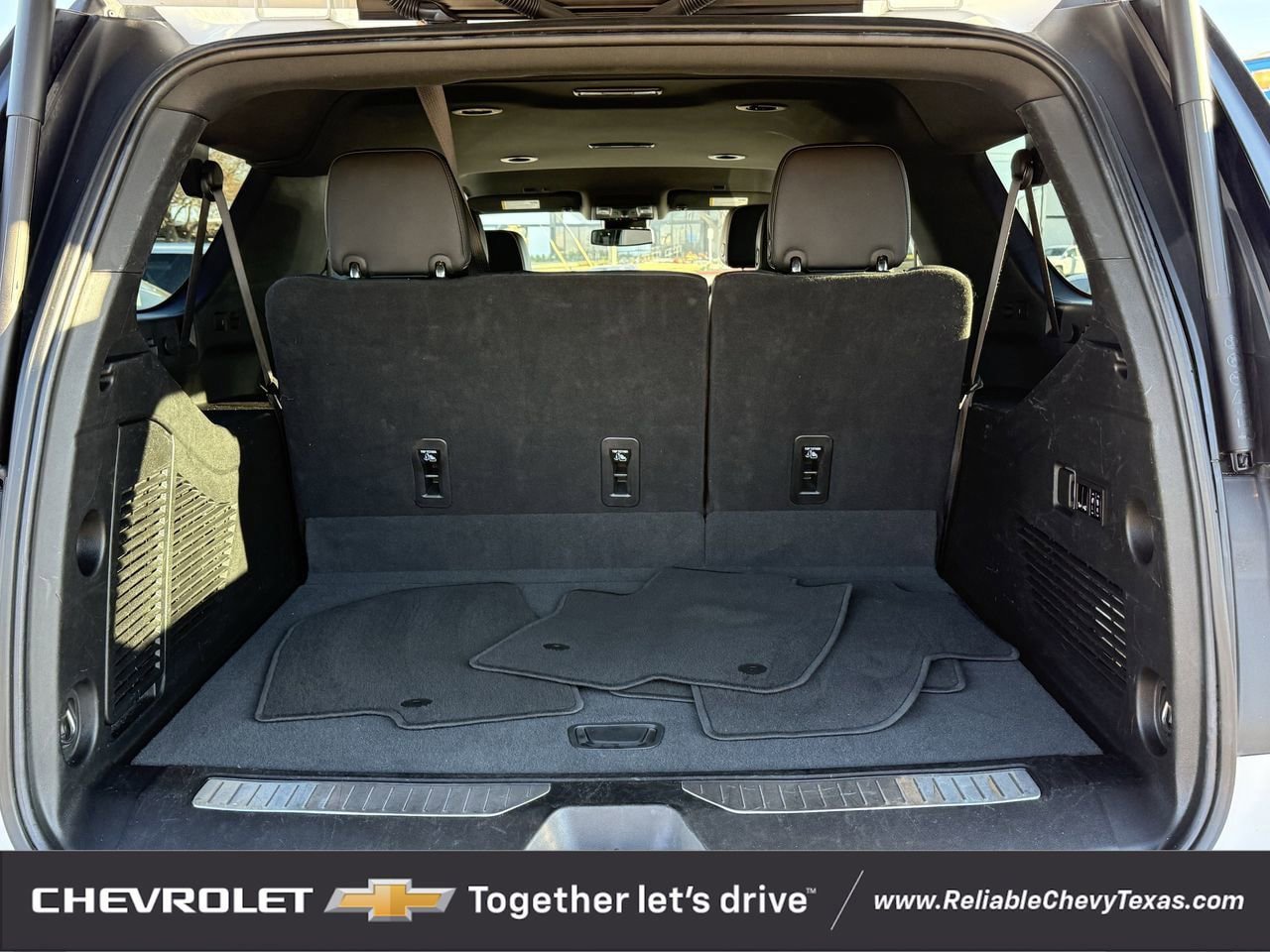 Certified 2023 Chevrolet Suburban Premier image 33