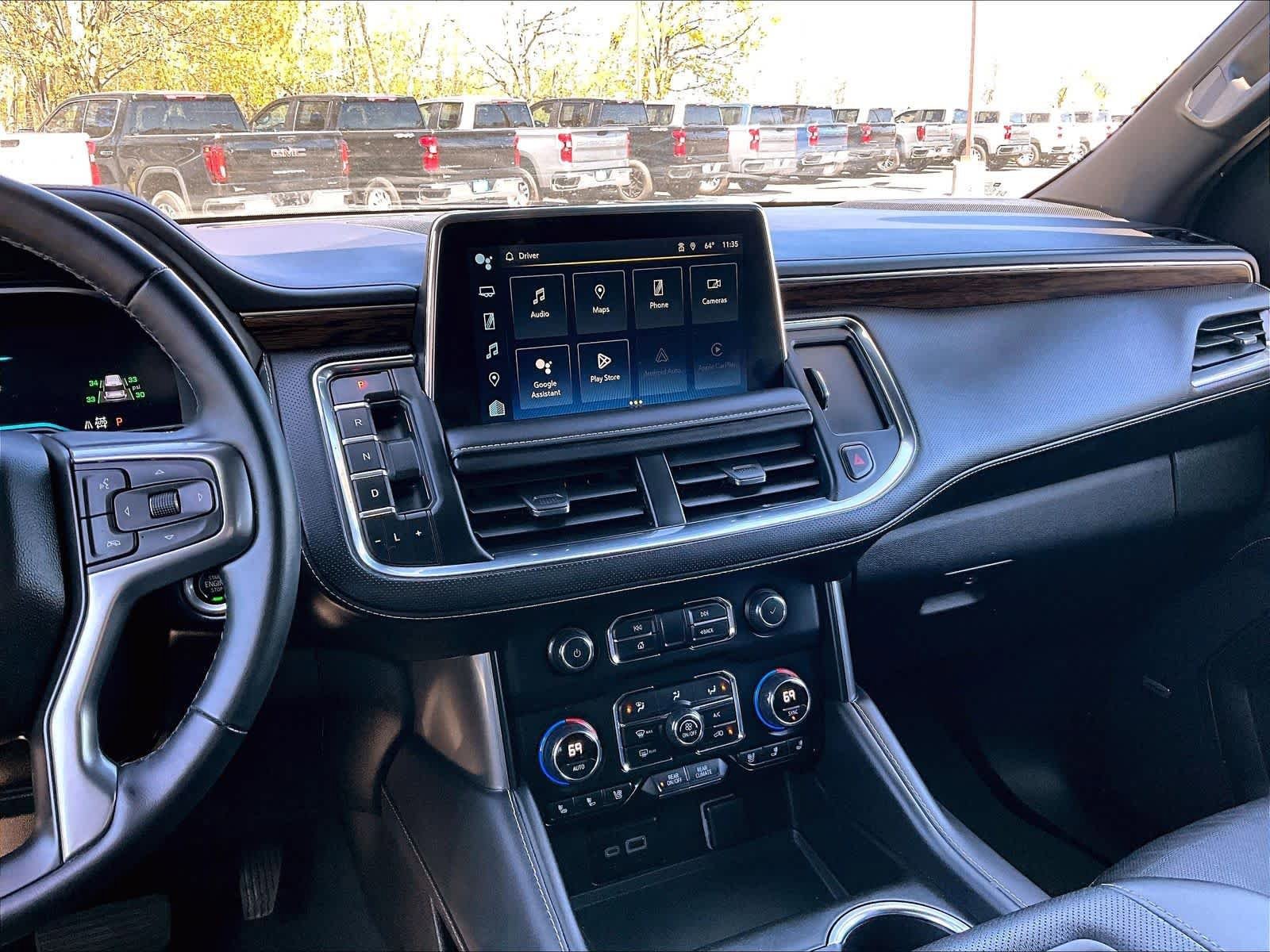 Used 2024 Chevrolet Tahoe Premier AWD/4WD image 18