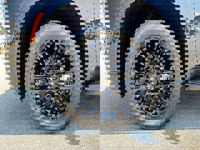 New 2025 Chevrolet Suburban Premier image 7