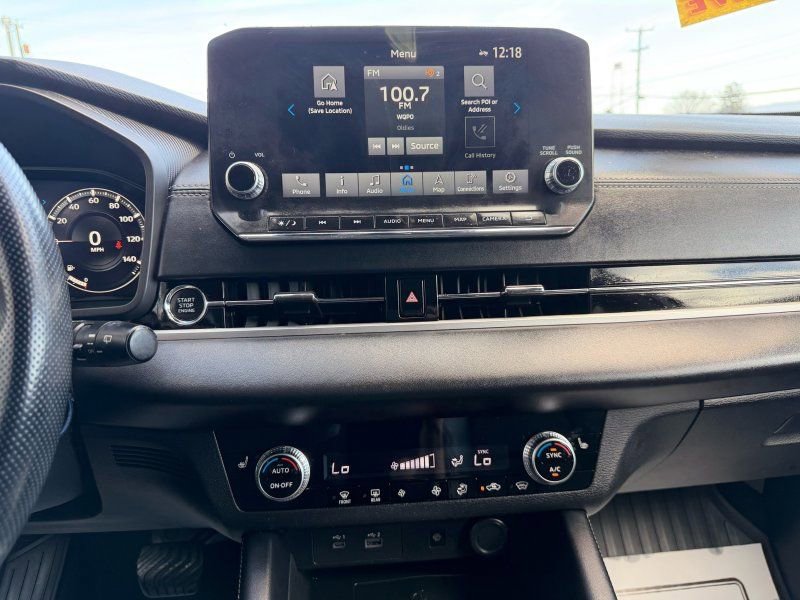 Used 2022 Mitsubishi Outlander SE image 10