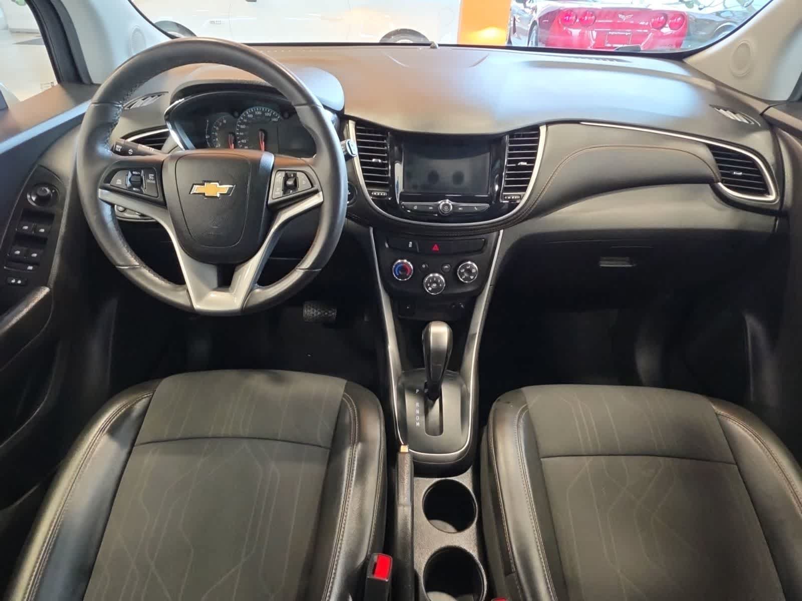 Used 2022 Chevrolet Trax LT w/ LT Convenience Package AWD/4WD image 27
