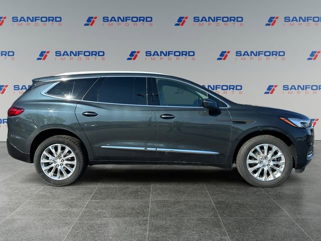 Used 2021 Buick Enclave Essence image 6