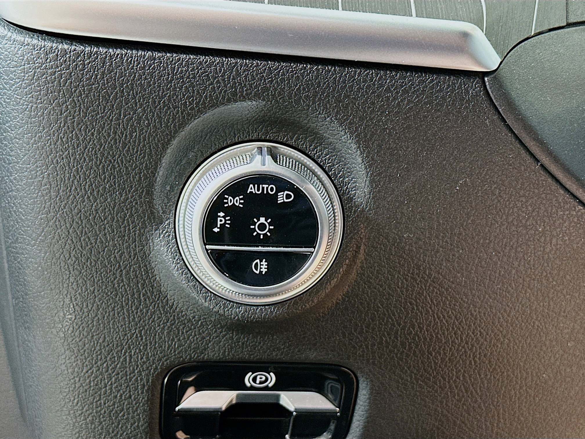 Used 2023 Mercedes-Benz C 300 Sedan image 17