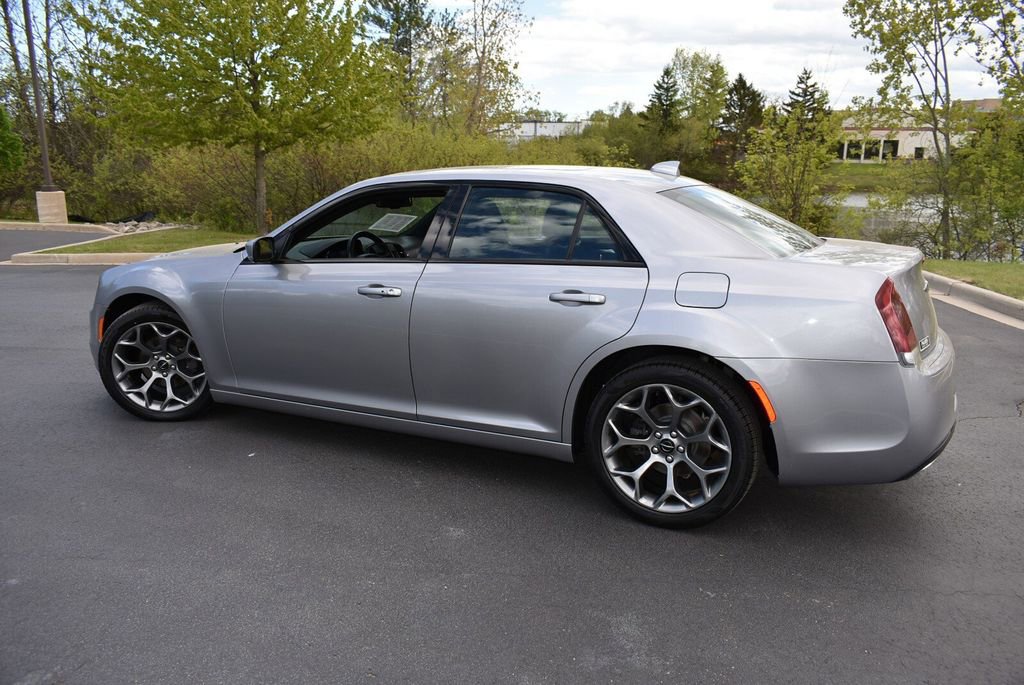 Used 2018 Chrysler 300 S w/ 300S Premium Group RWD image 8
