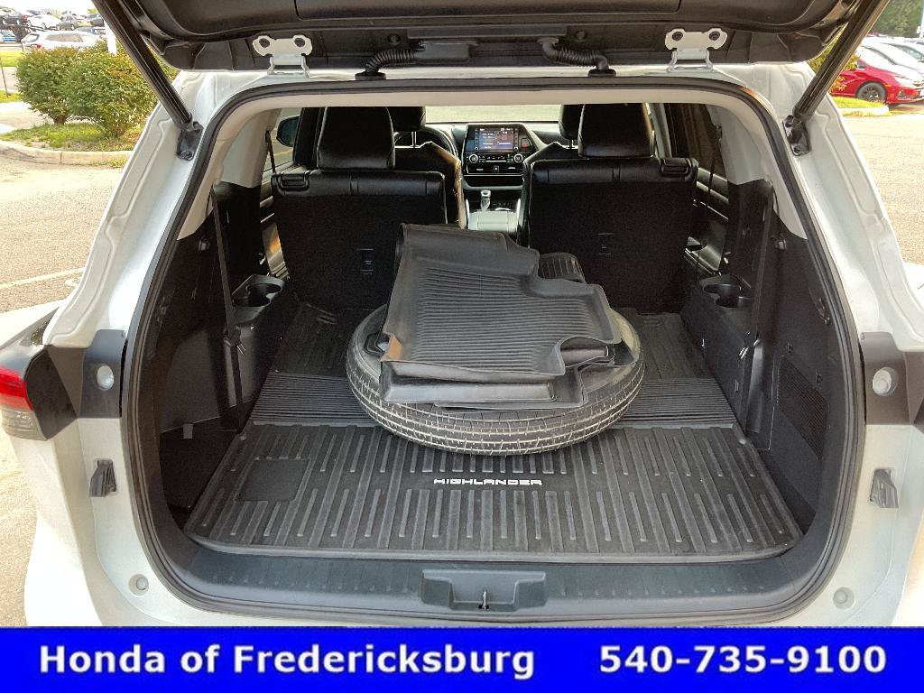 Used 2021 Toyota Highlander XLE AWD/4WD image 15
