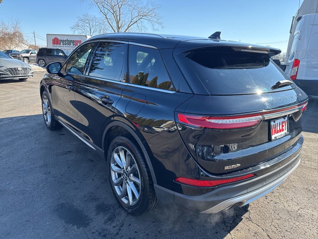 Used 2022 Lincoln Corsair AWD w/ Premium Package image 11