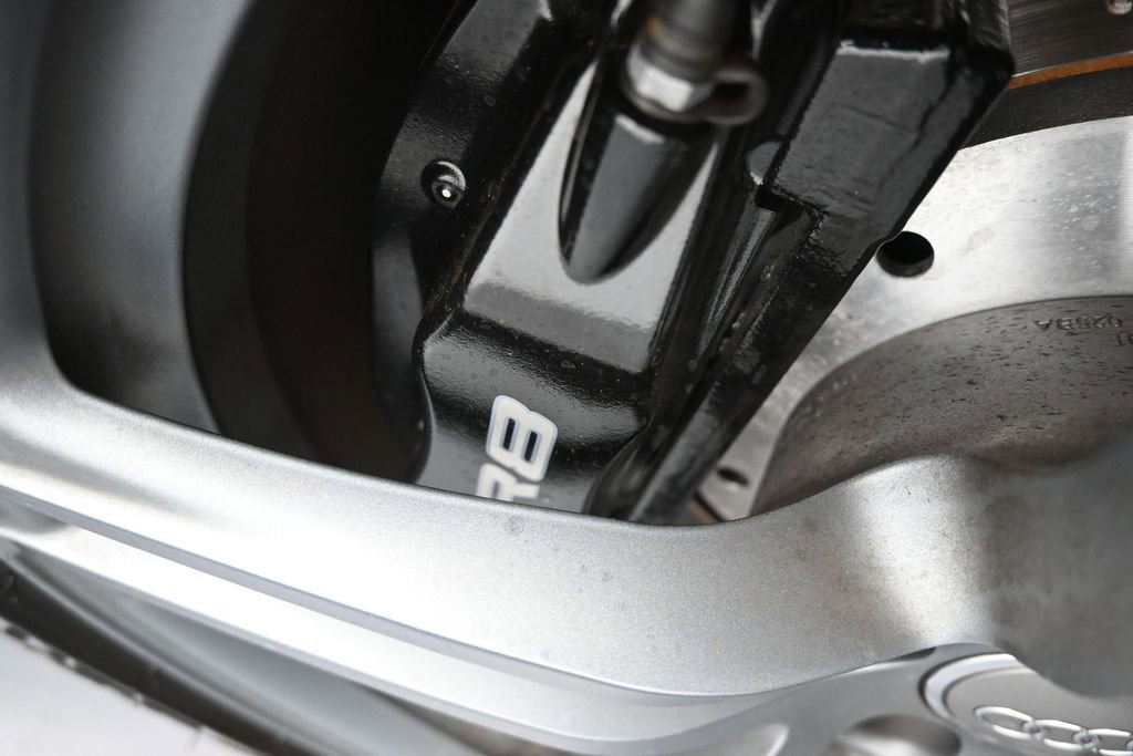 Used 2012 Audi R8 V8 AWD/4WD image 32