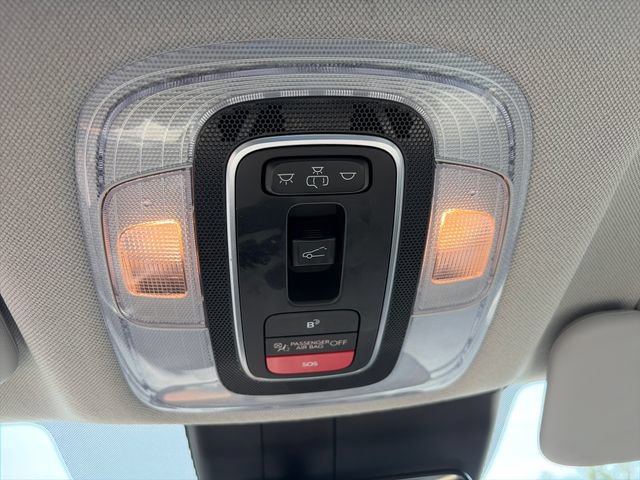 Used 2025 Hyundai Elantra Limited FWD image 17