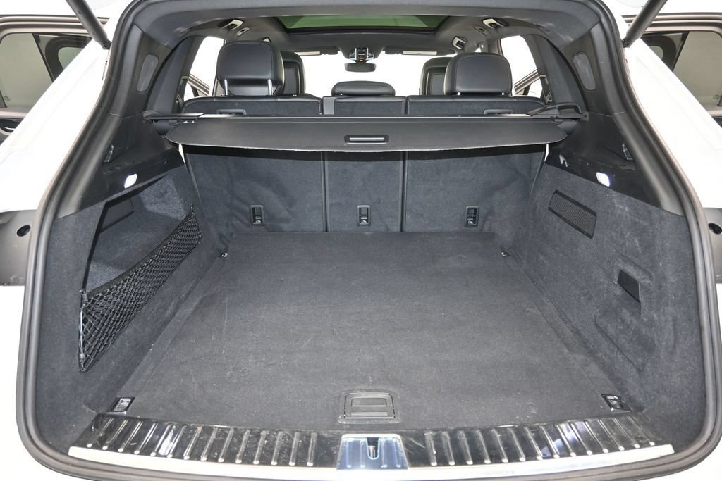 Used 2022 Porsche Cayenne AWD/4WD image 33