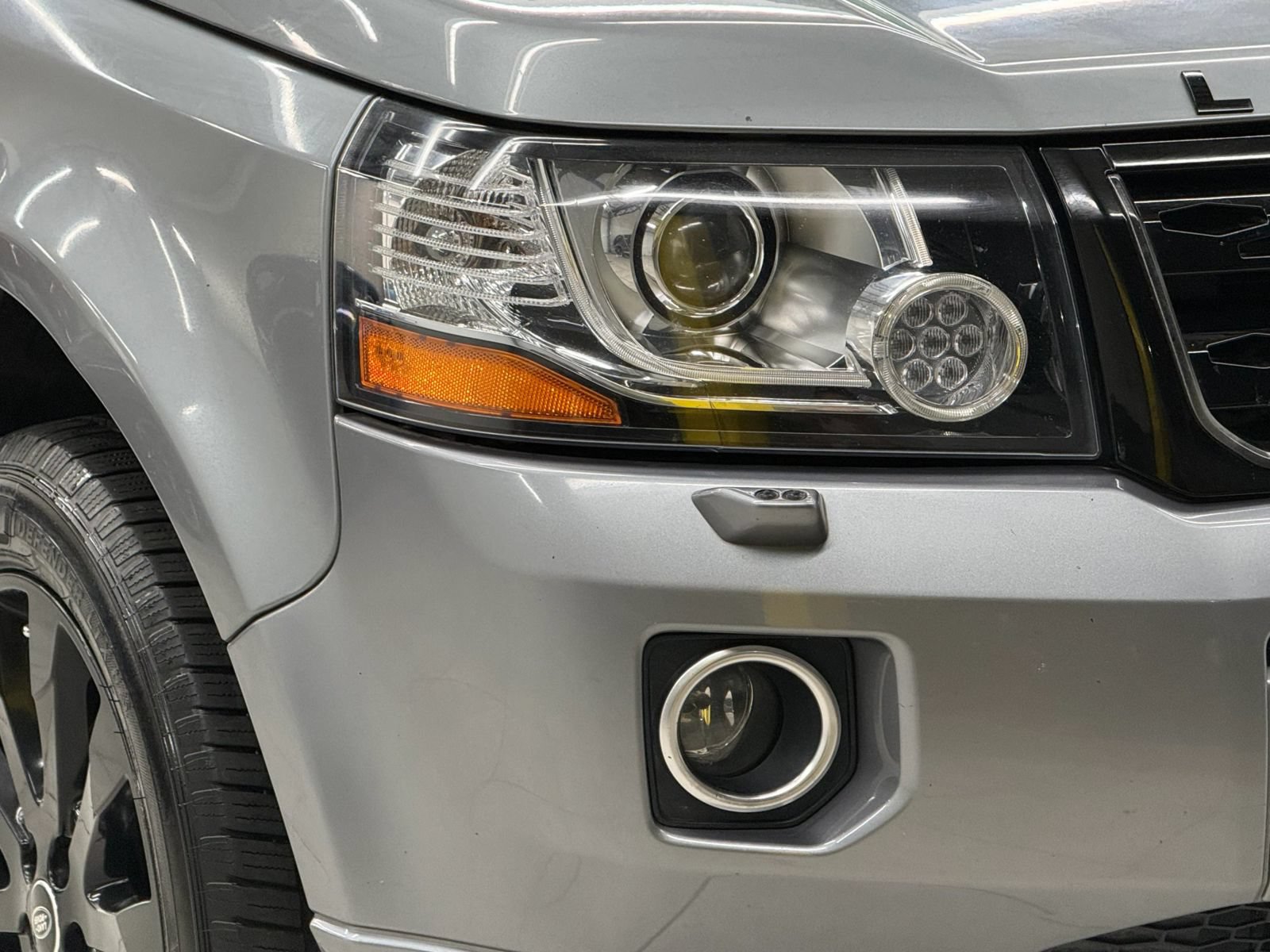 Used 2015 Land Rover LR2 HSE AWD/4WD image 6