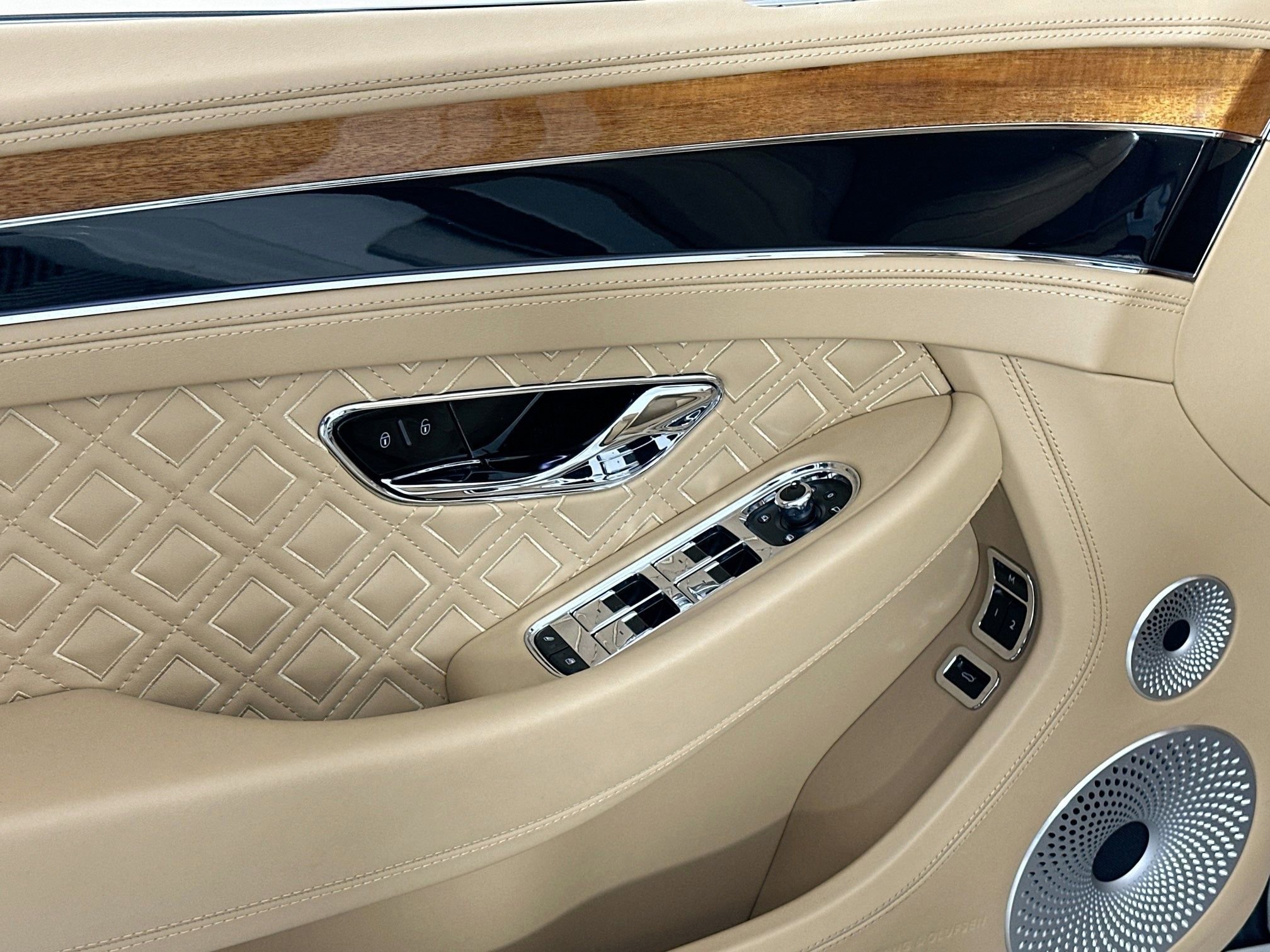 Certified 2020 Bentley Continental GT V8 AWD/4WD image 18