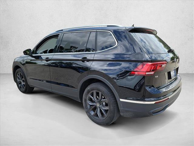 Used 2024 Volkswagen Tiguan SE w/ Panoramic Sunroof Package FWD image 7