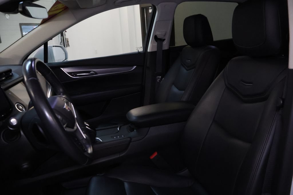 Used 2018 Cadillac XT5 Luxury w/ Driver Awareness Package AWD/4WD image 15