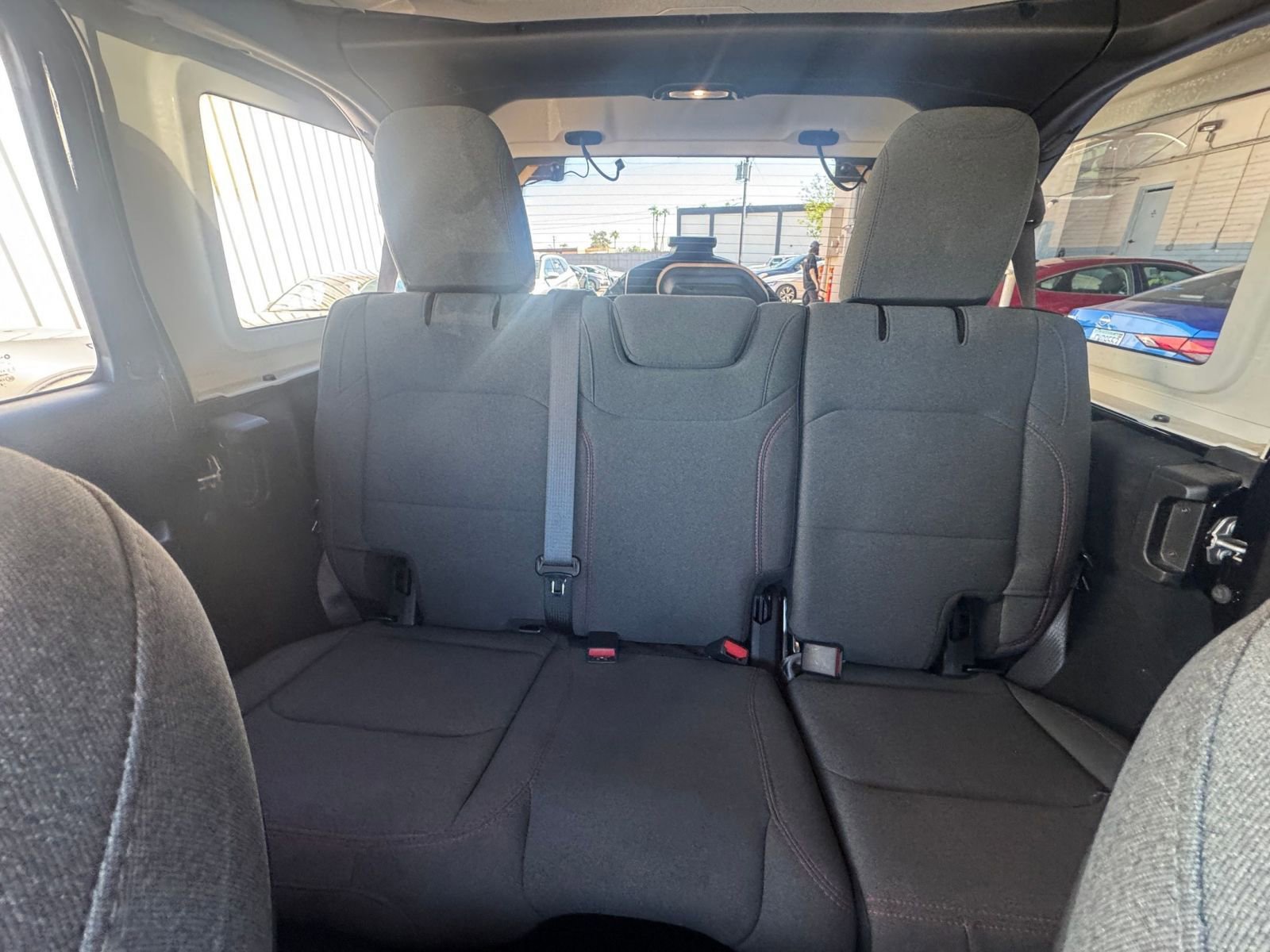 Used 2025 Jeep Wrangler Unlimited Rubicon image 38