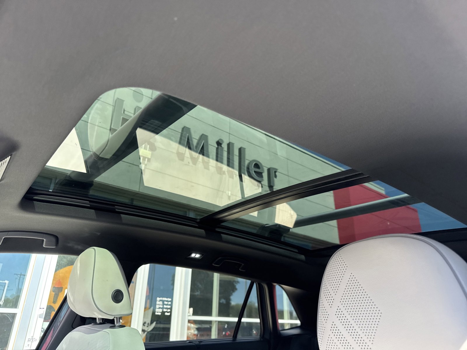 New 2026 Volkswagen Atlas Cross Sport SEL Premium R-Line image 18