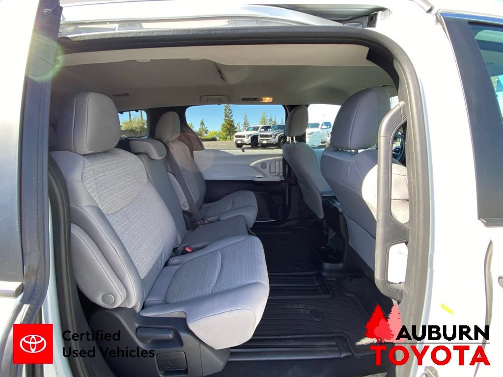 Certified 2026 Toyota Sienna LE FWD image 18