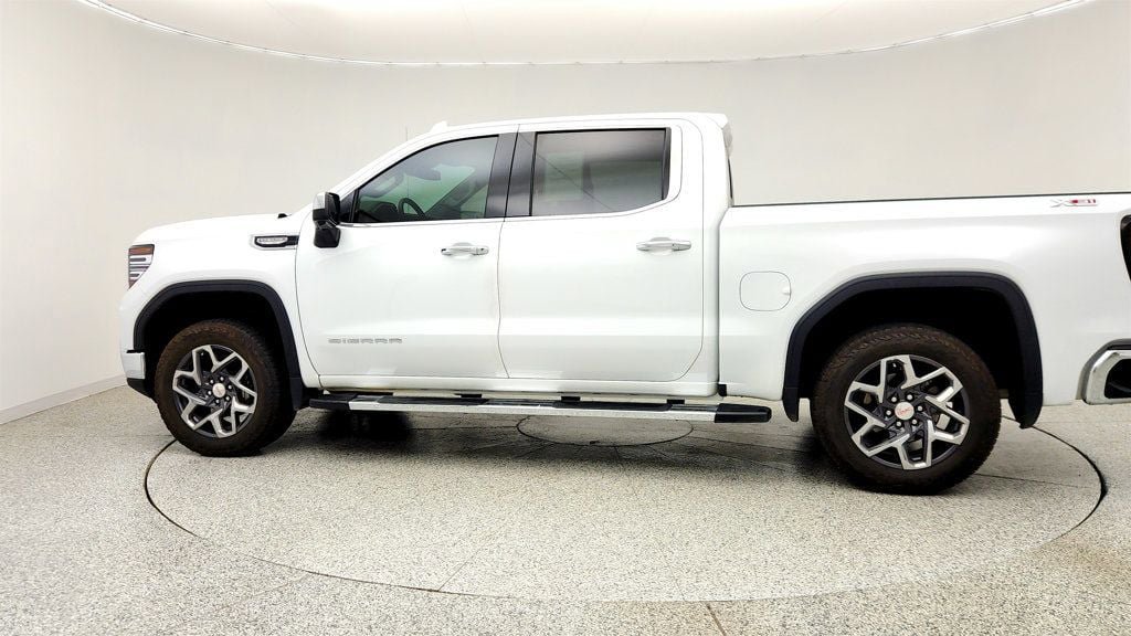 Used 2024 GMC Sierra 1500 SLT AWD/4WD image 8