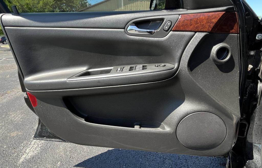 Used 2011 Chevrolet Impala LT FWD image 10