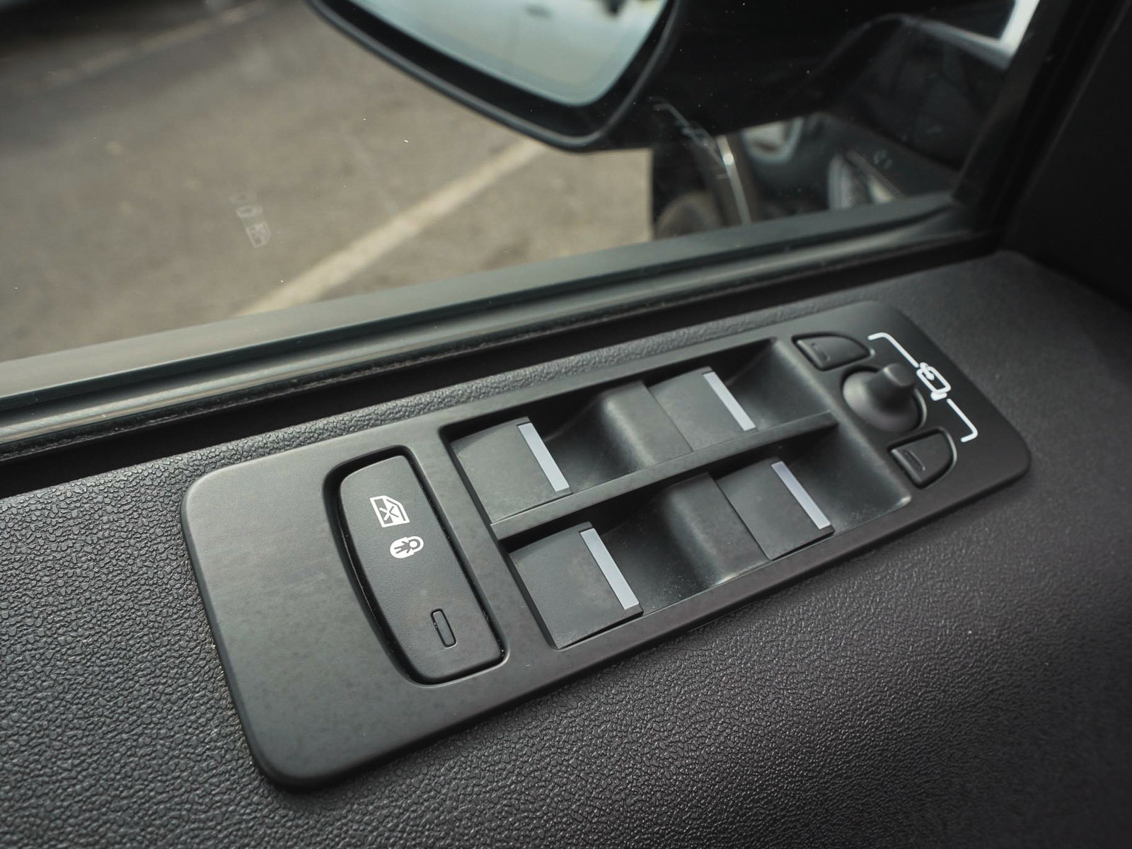 Used 2023 Land Rover Discovery Sport S R-Dynamic image 11