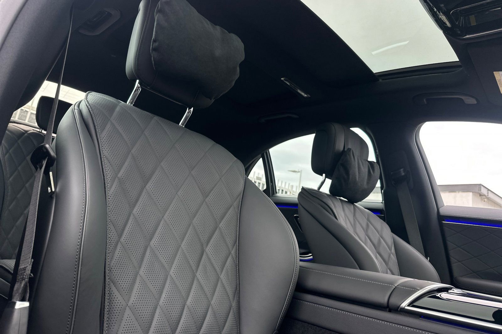 New 2026 Mercedes-Benz S 580 4MATIC Sedan image 3