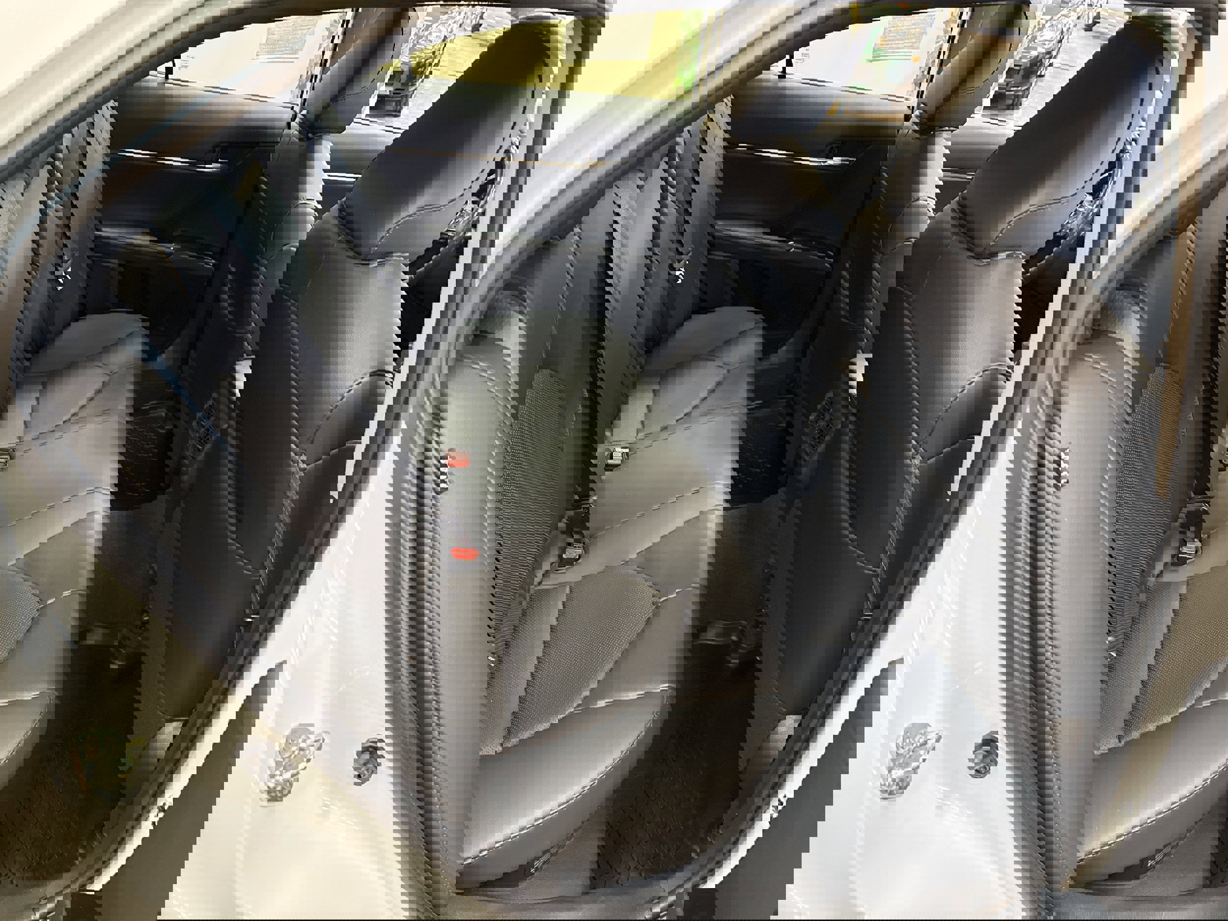 Used 2020 Toyota Camry XLE image 21