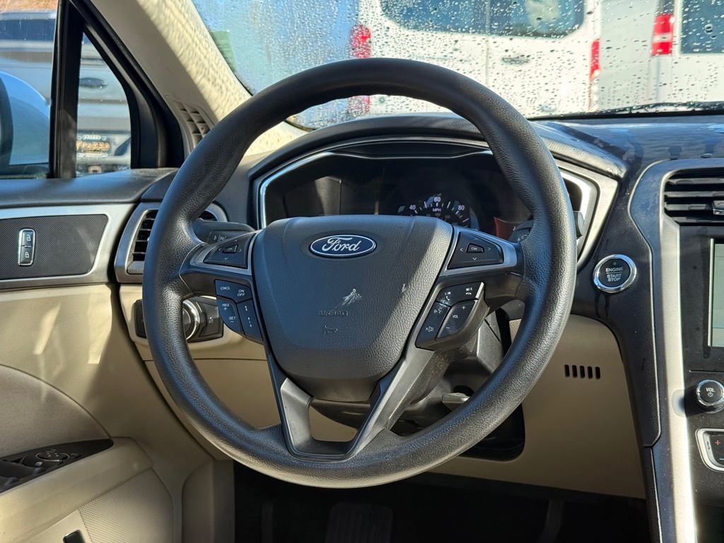 Used 2020 Ford Fusion SE image 18