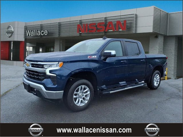 Used 2022 Chevrolet Silverado 1500 LT AWD/4WD image 1