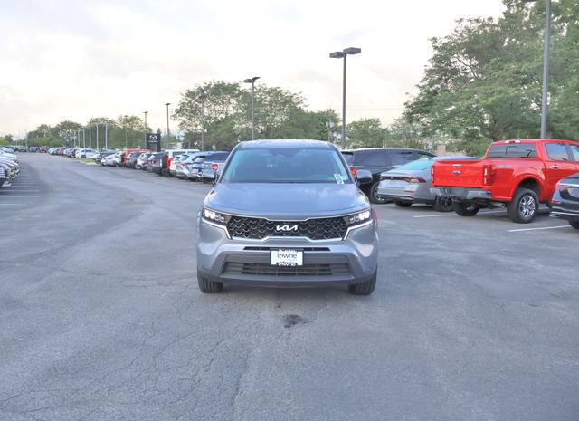 Used 2023 Kia Sorento LX AWD/4WD image 11
