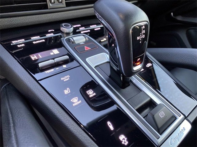 Used 2022 Porsche Cayenne Platinum Edition image 16