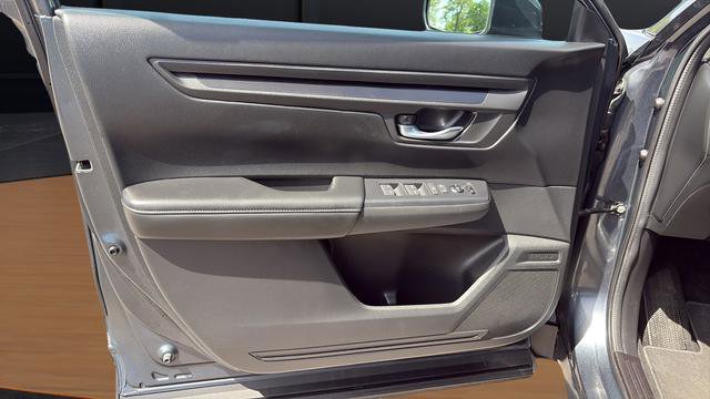 Used 2025 Honda CR-V LX image 16